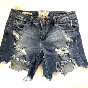 ❣️ Distressed Denim Shorts ❣️